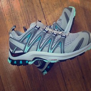 Salomon XA PRO 3D trail running shoe (like new)